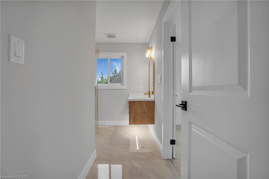 386 Southcote Road Property Photo 33