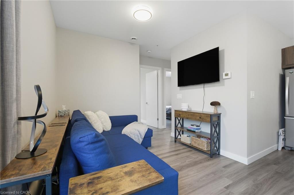 308-455 Charlton Avenue E Property Photo 11