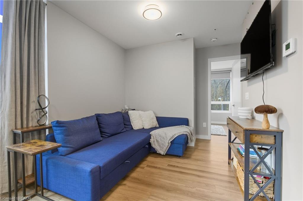 308-455 Charlton Avenue E Property Photo 12