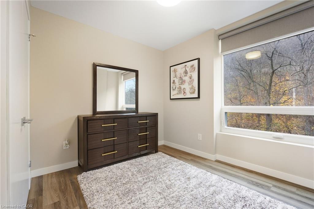 308-455 Charlton Avenue E Property Photo 15