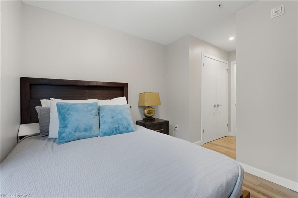 308-455 Charlton Avenue E Property Photo 18