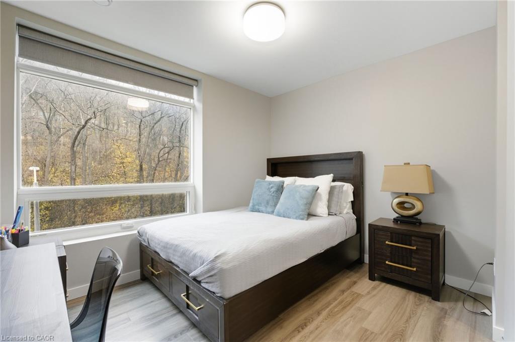 308-455 Charlton Avenue E Property Photo 19