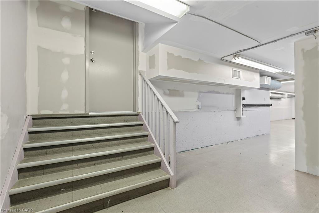 4-1050 Upper James Street Property Photo 3