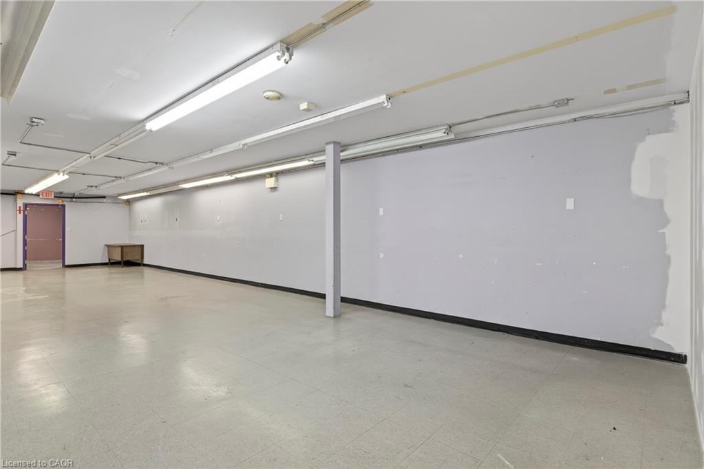 4-1050 Upper James Street Property Photo 5