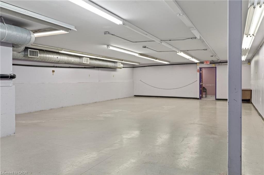 4-1050 Upper James Street Property Photo 6