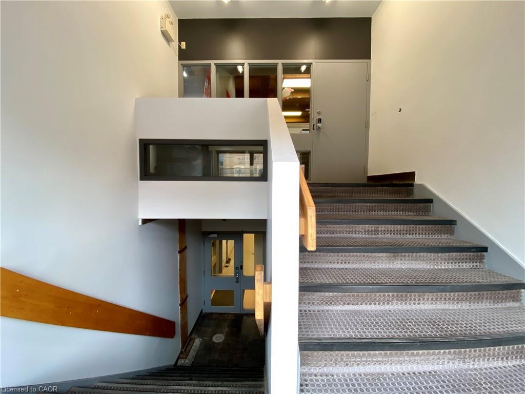 108-40 Wellington Street N Property Photo 11