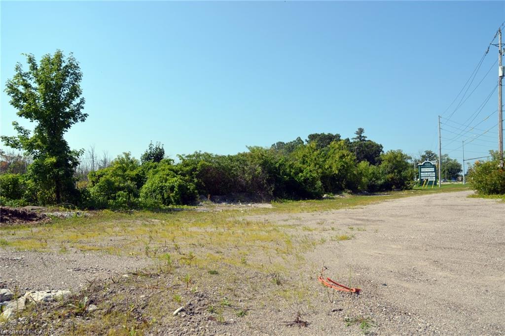458 Queensway W Property Photo 5