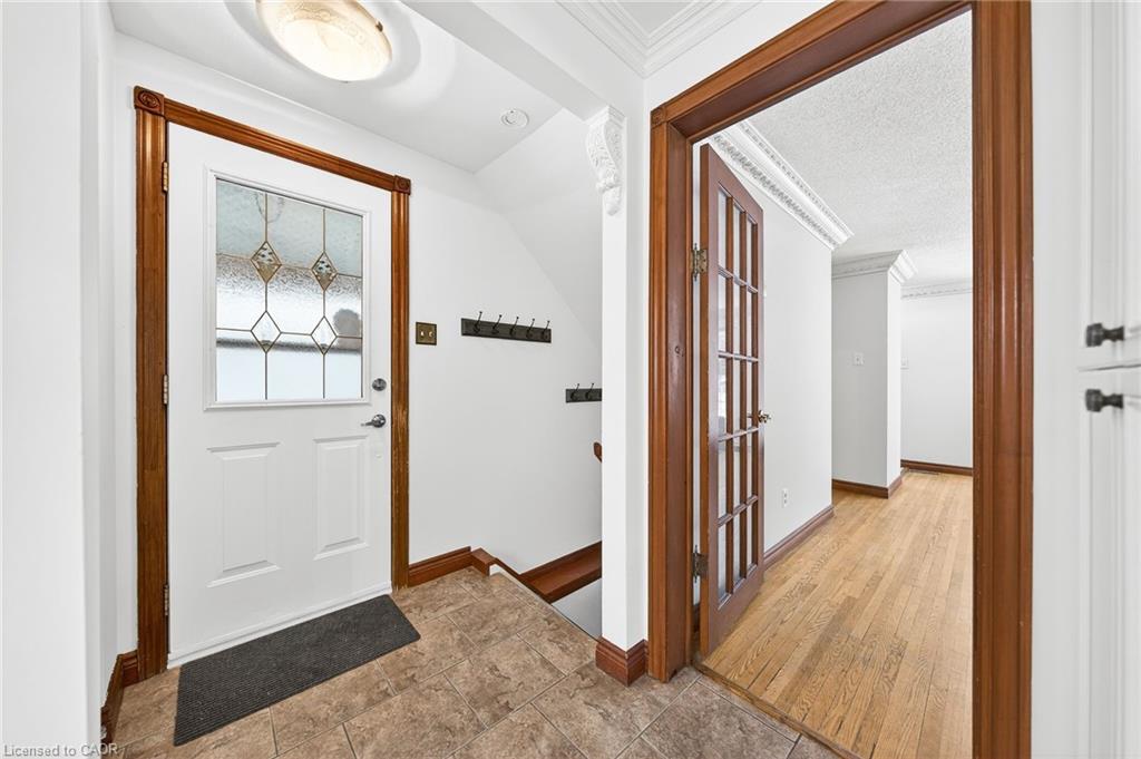 614 Elgin Street N Property Photo 14