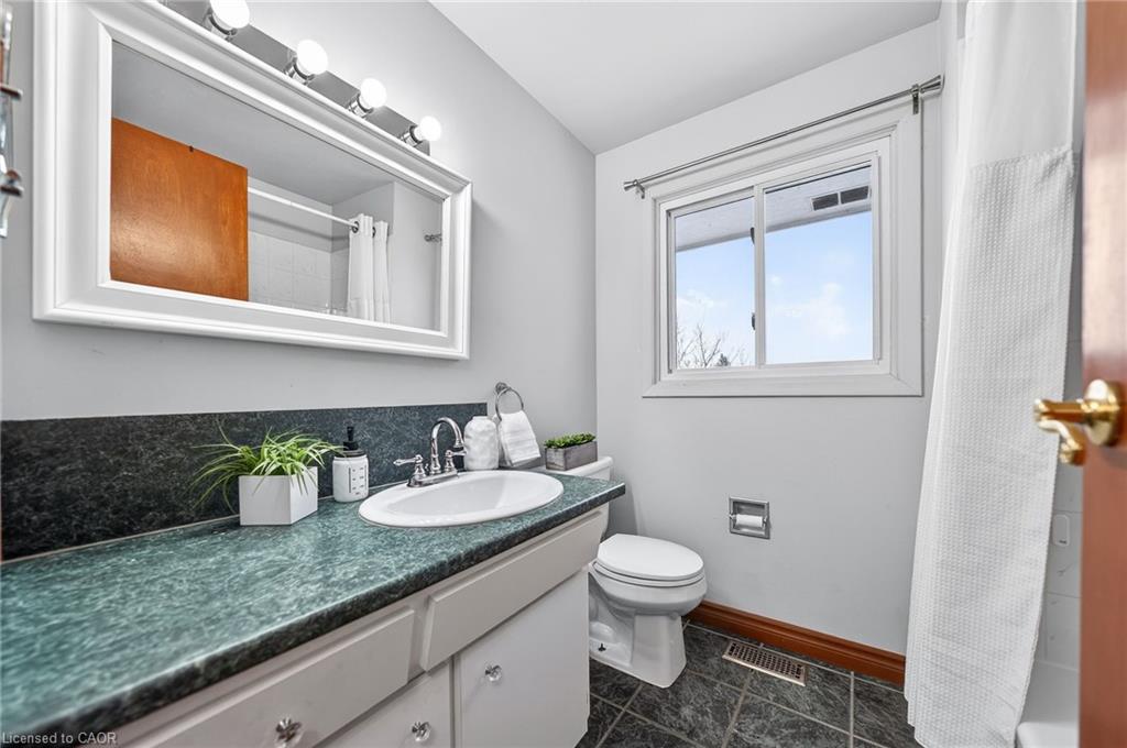 614 Elgin Street N Property Photo 26
