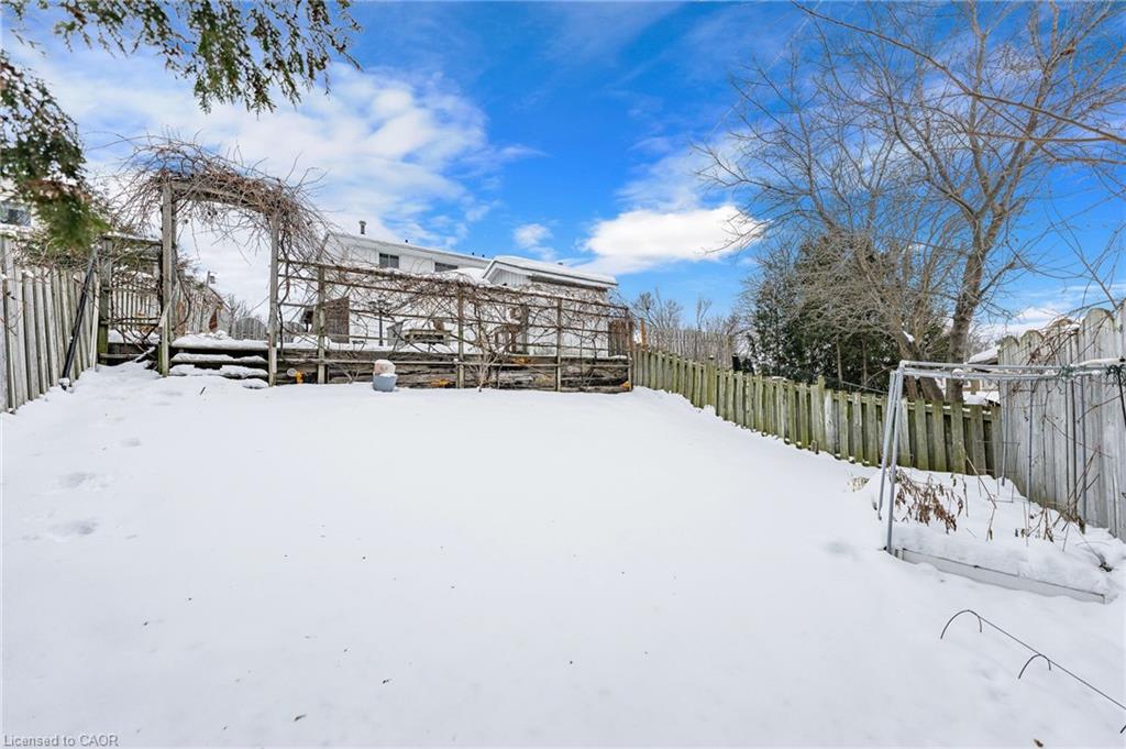 614 Elgin Street N Property Photo 34