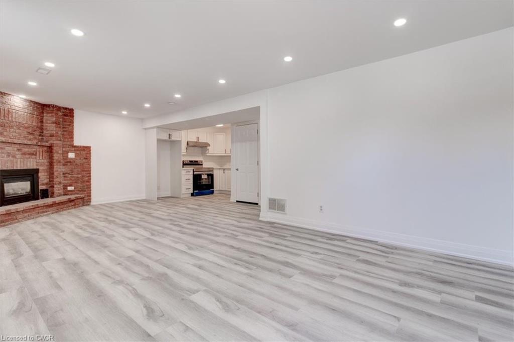1562 Upper Ottawa Street Property Photo 1