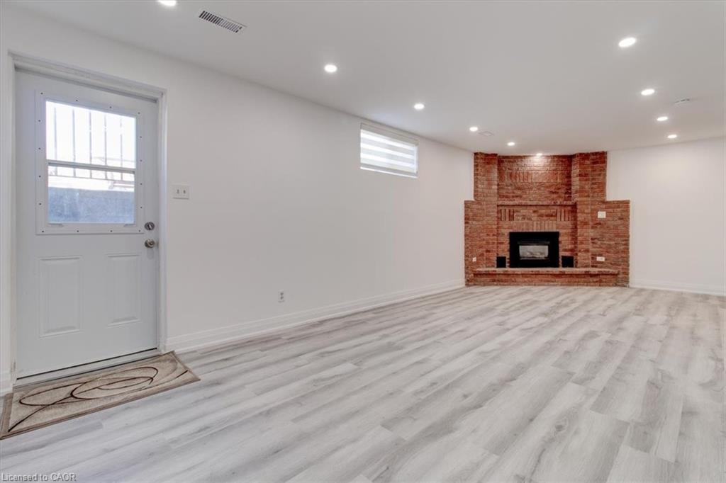 1562 Upper Ottawa Street Property Photo 6