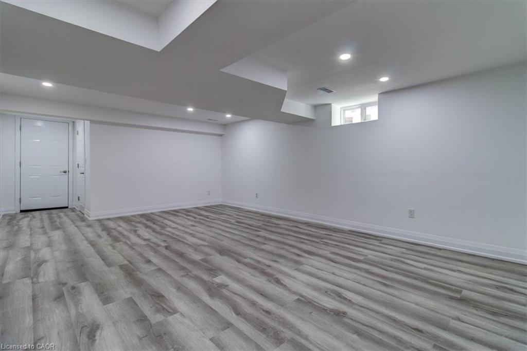 1562 Upper Ottawa Street Property Photo 11