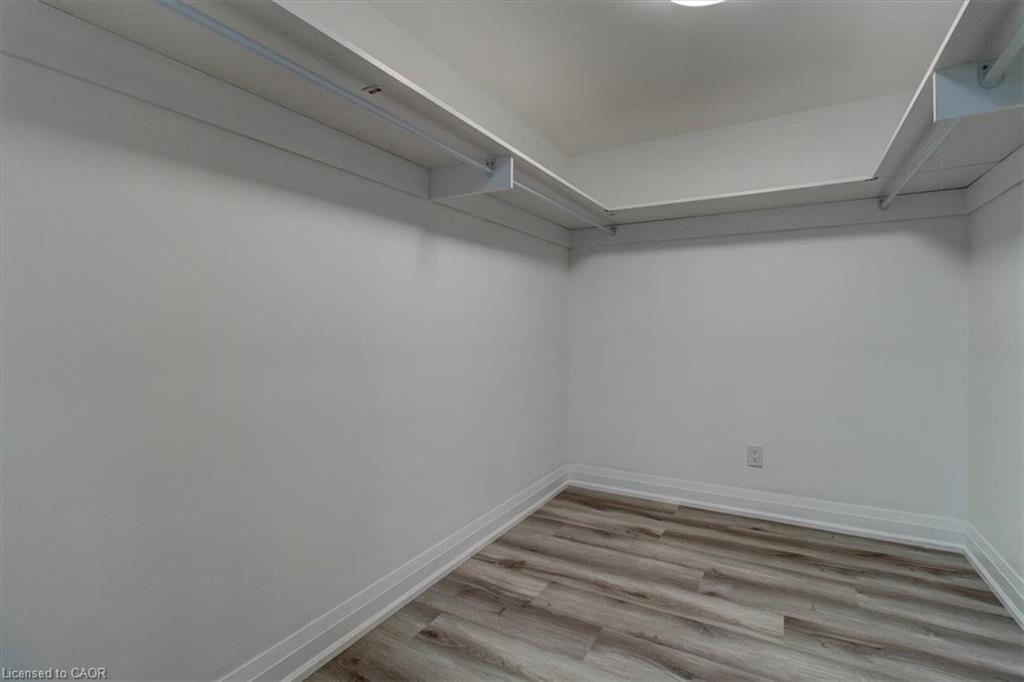 1562 Upper Ottawa Street Property Photo 12