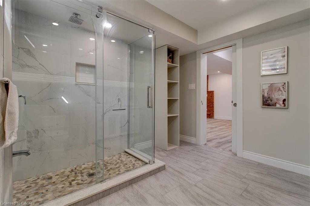1562 Upper Ottawa Street Property Photo 14