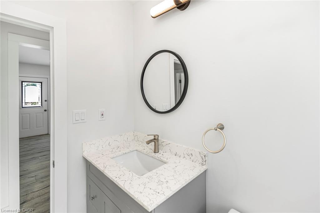 100 Green Mountain Road E Property Photo 17