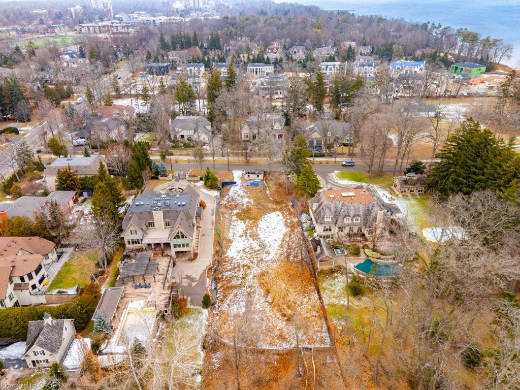 408 Lakeshore Road W Property Photo 8