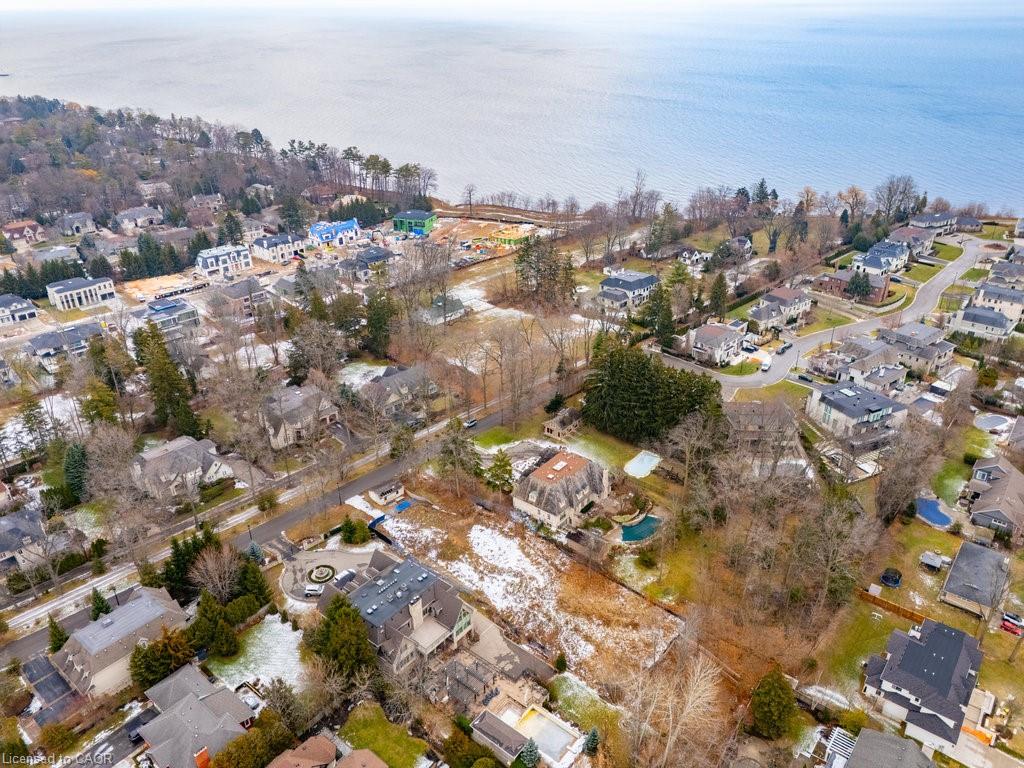 408 Lakeshore Road W Property Photo 9