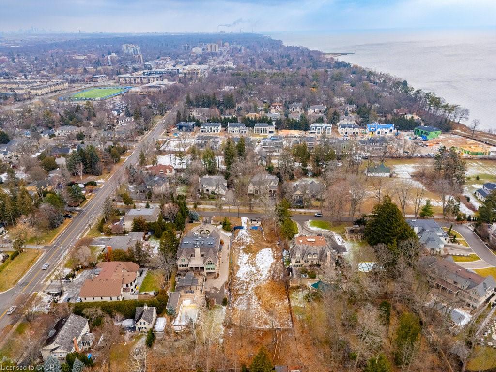 408 Lakeshore Road W Property Photo 11