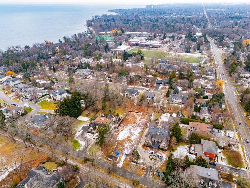 408 Lakeshore Road W Property Photo 12