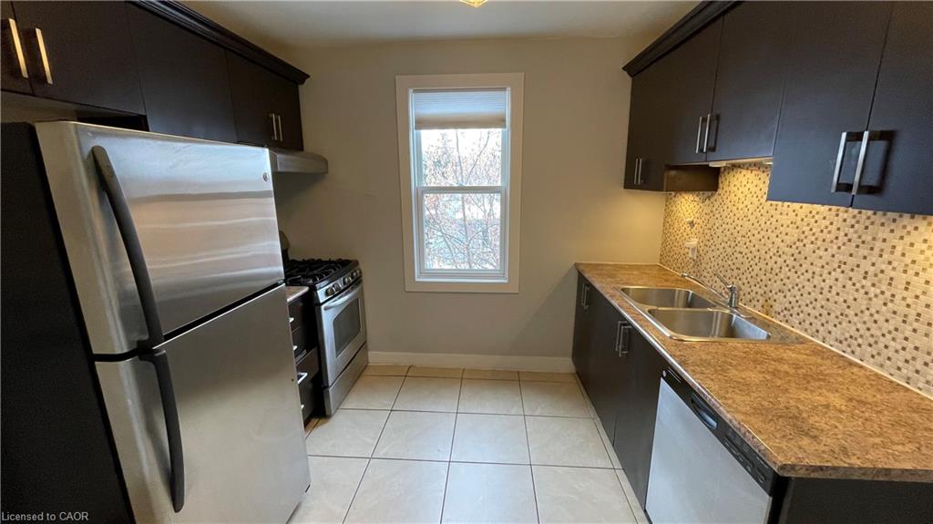 406-1544 King Street E Property Photo 1