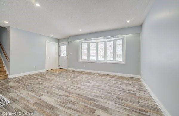 659 Gladstone Drive Property Photo 10