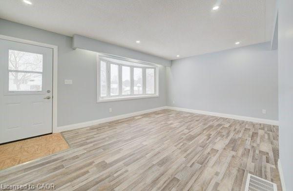 659 Gladstone Drive Property Photo 12
