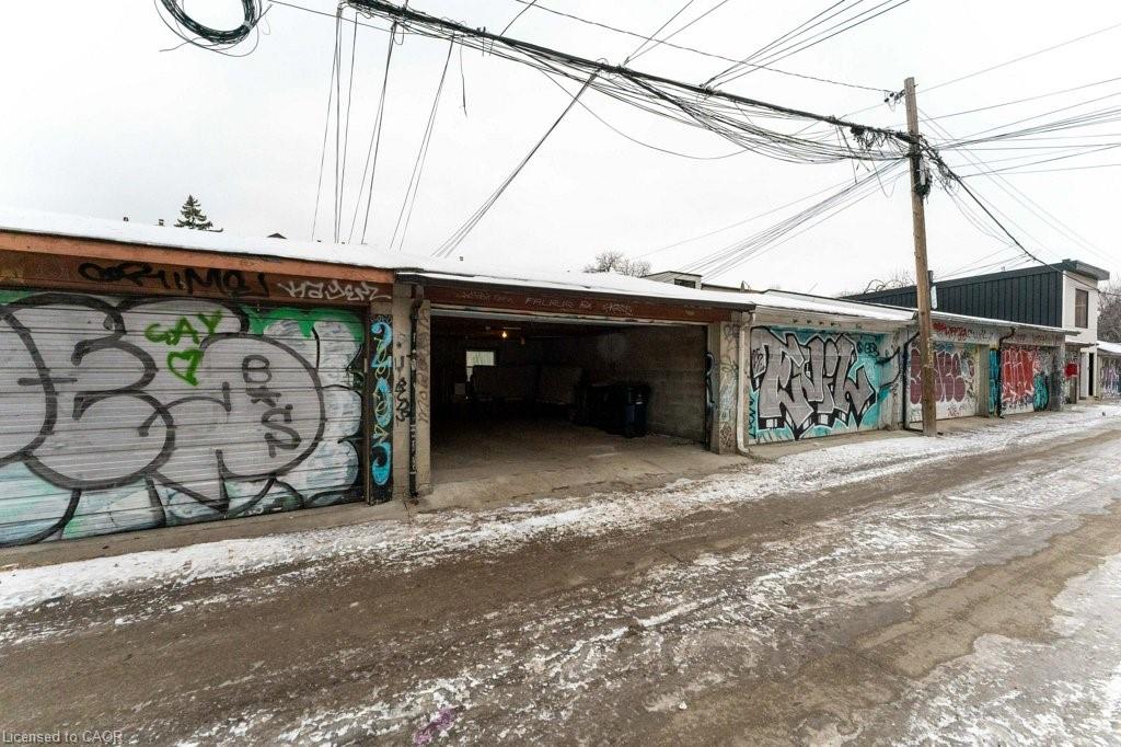 205 Markham Street Property Photo 49