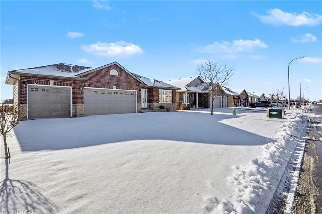 45 Helen Drive E Property Photo 2