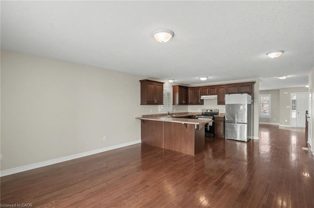 45 Helen Drive E Property Photo 10