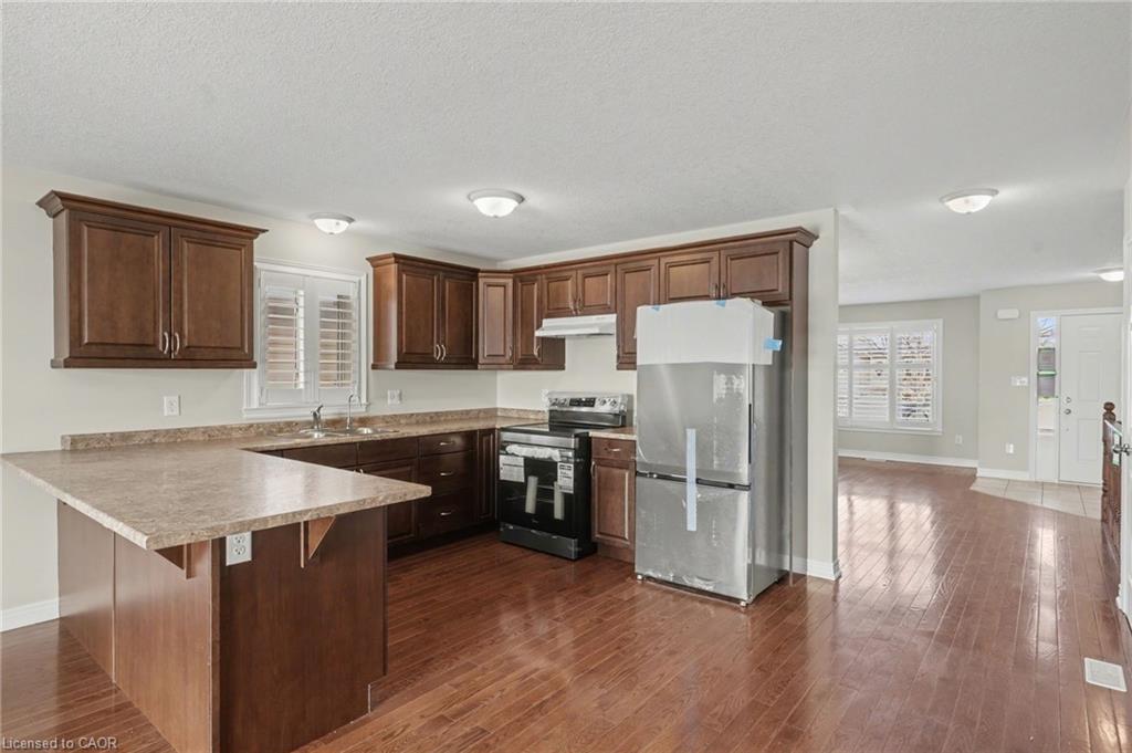 45 Helen Drive E Property Photo 12