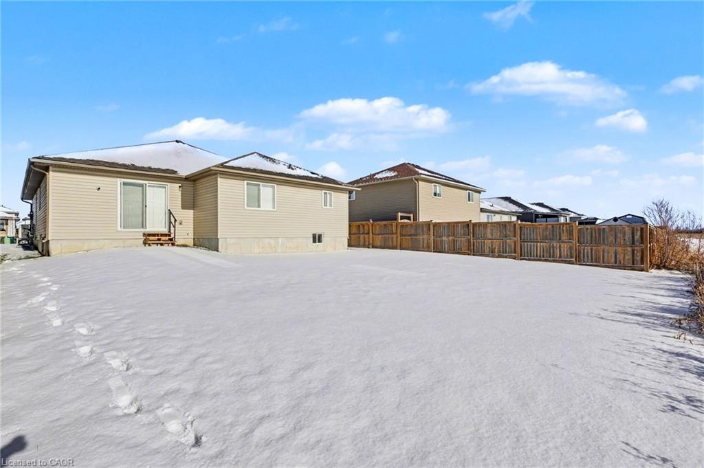 45 Helen Drive E Property Photo 36
