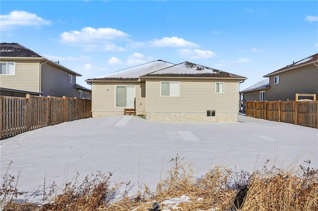 45 Helen Drive E Property Photo 37