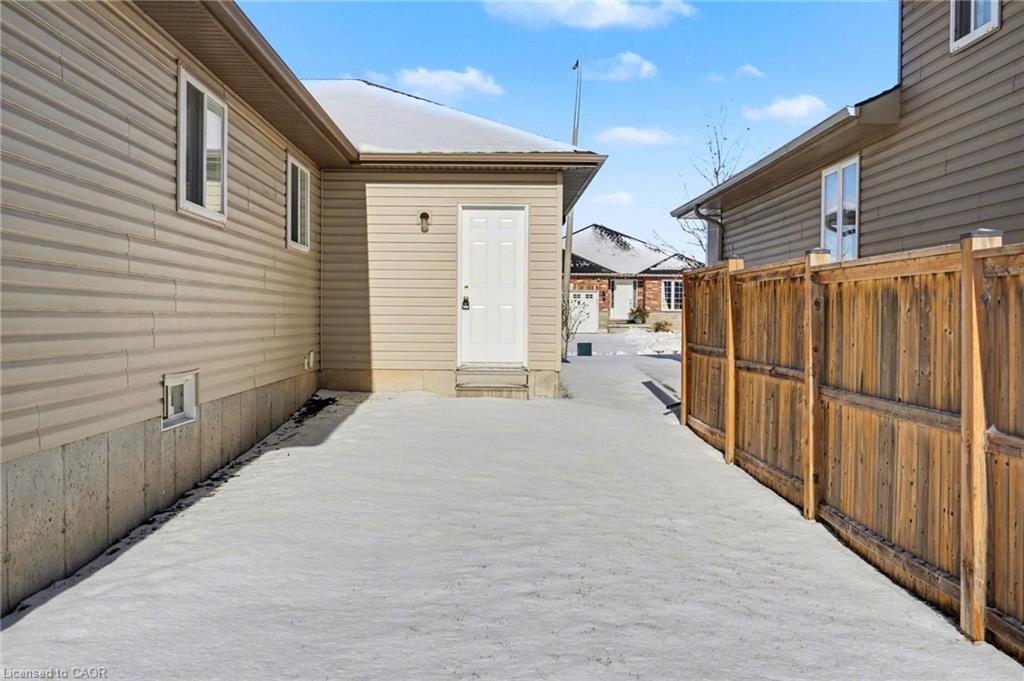 45 Helen Drive E Property Photo 39