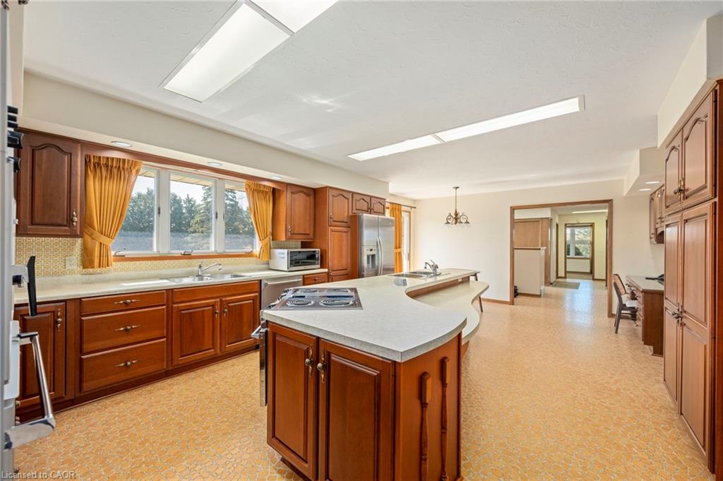 6828 Third Line Property Photo 22