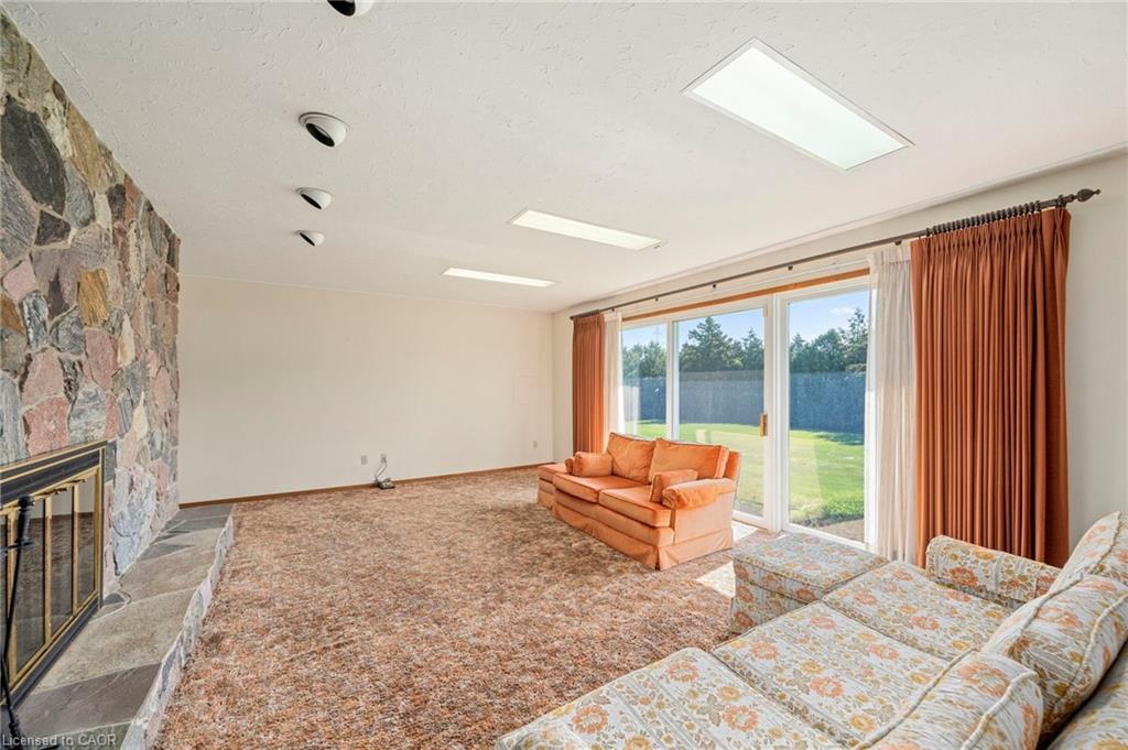6828 Third Line Property Photo 24