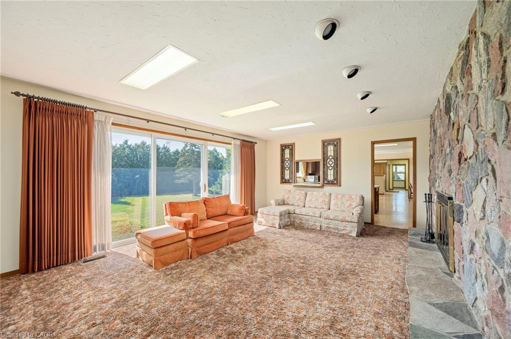 6828 Third Line Property Photo 26