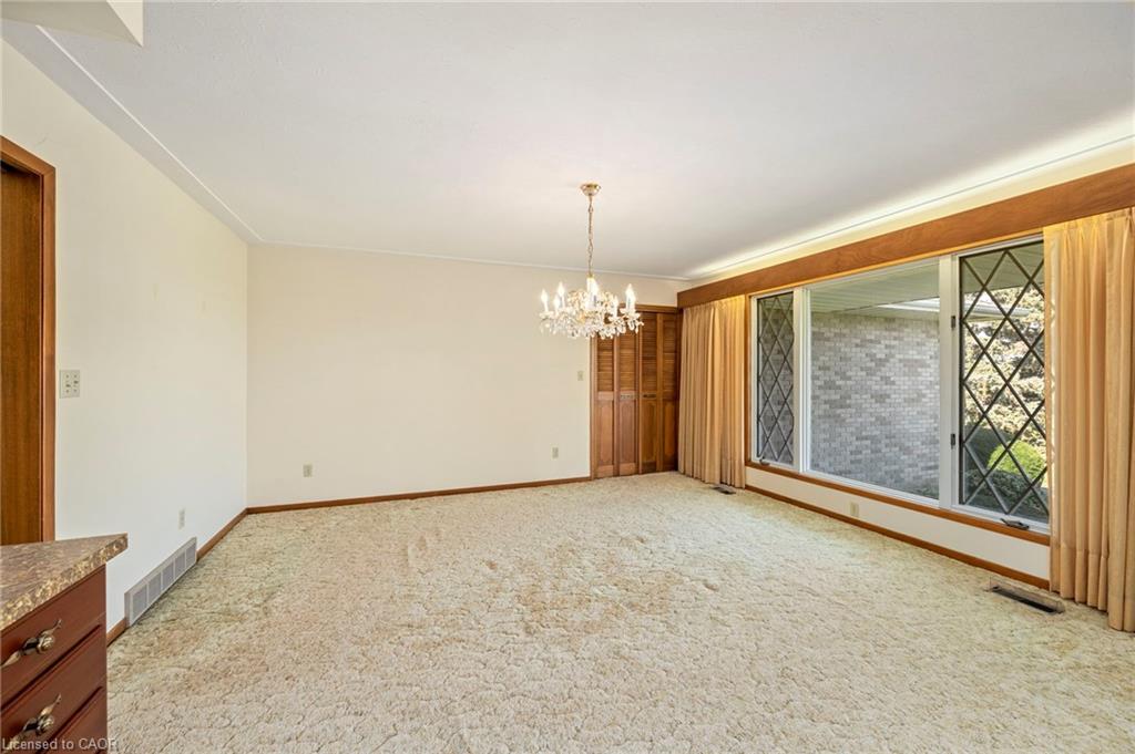 6828 Third Line Property Photo 29