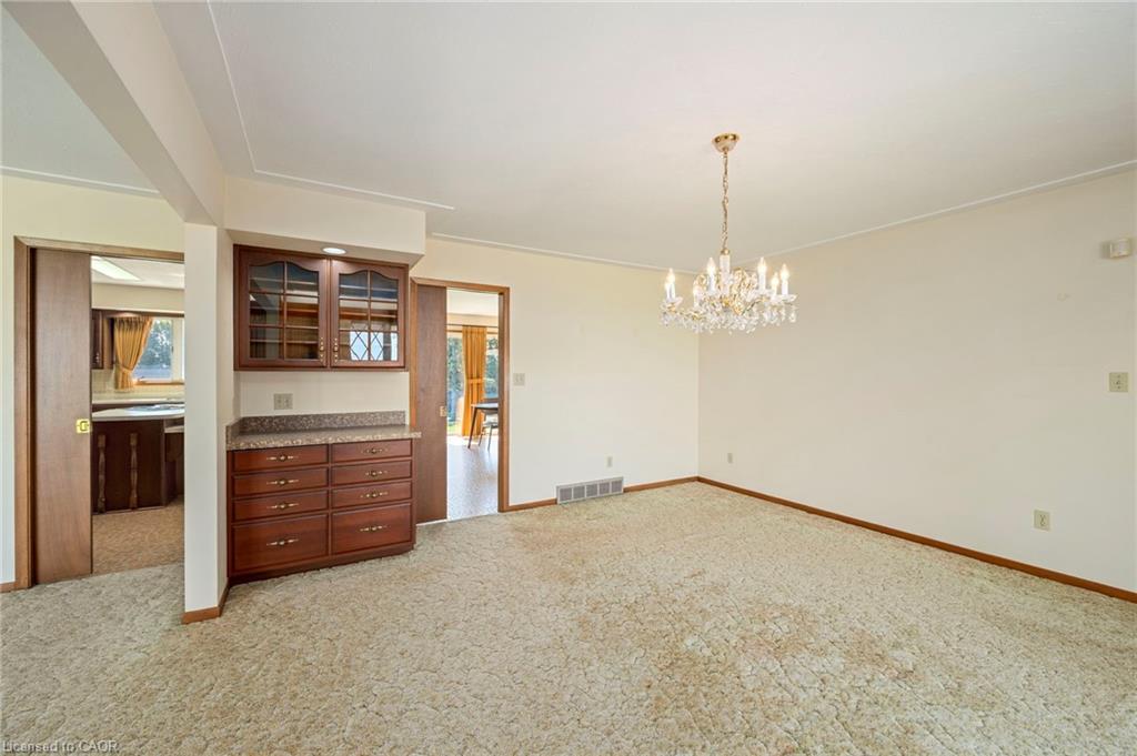 6828 Third Line Property Photo 32