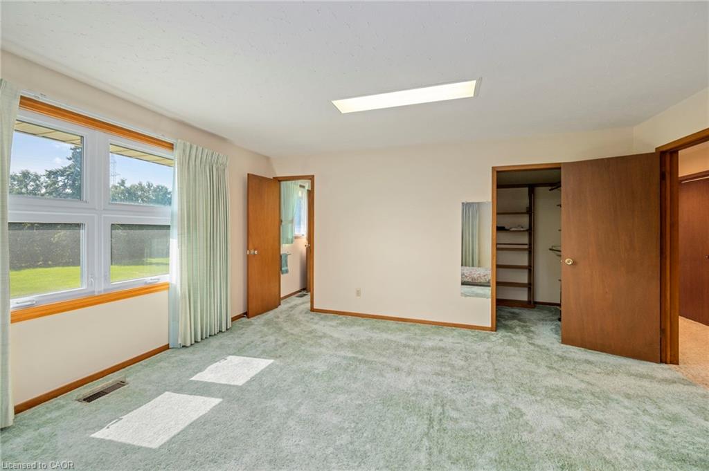 6828 Third Line Property Photo 37