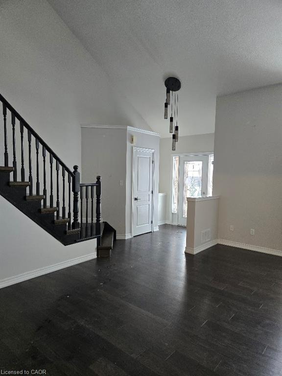 71 Cobblestone Drive Property Photo 4