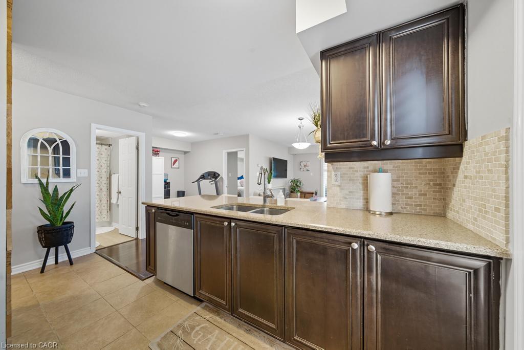 121-3070 Rotary Way Property Photo 15