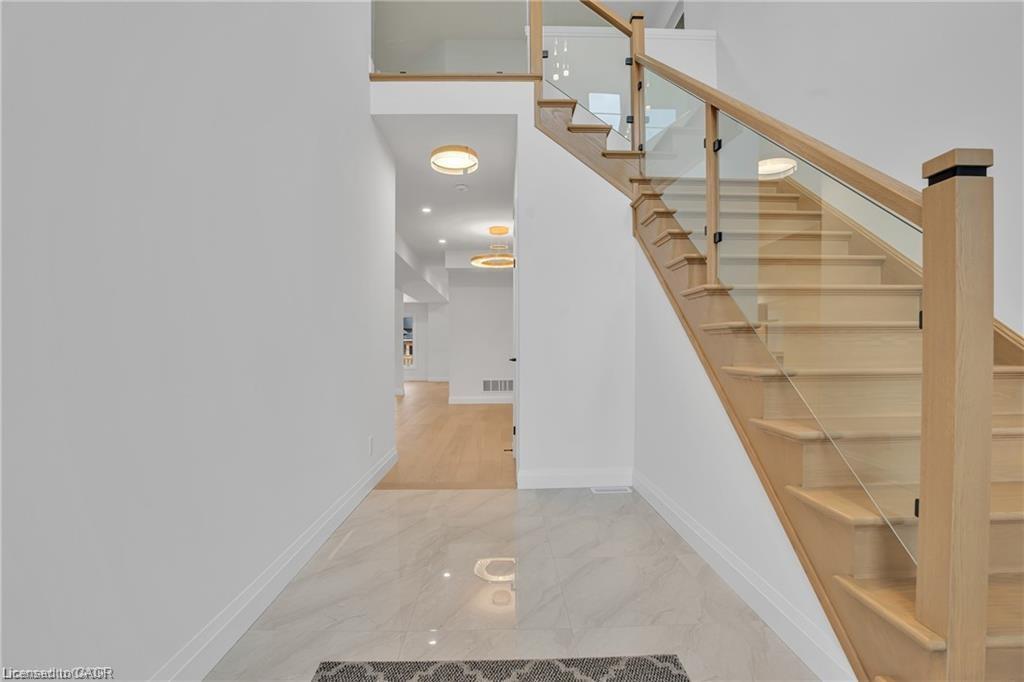 382 Southcote Road Property Photo 12