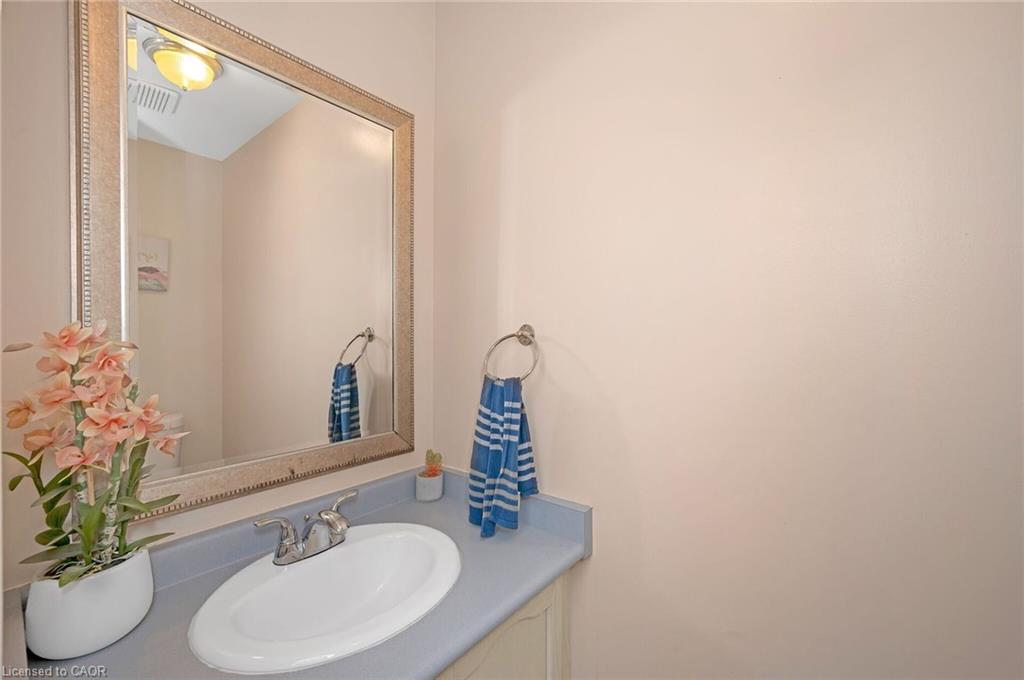 2189 Shorncliffe Boulevard Property Photo 8