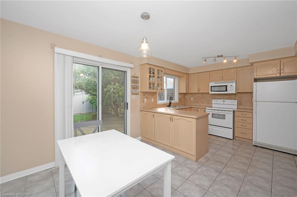 2189 Shorncliffe Boulevard Property Photo 11