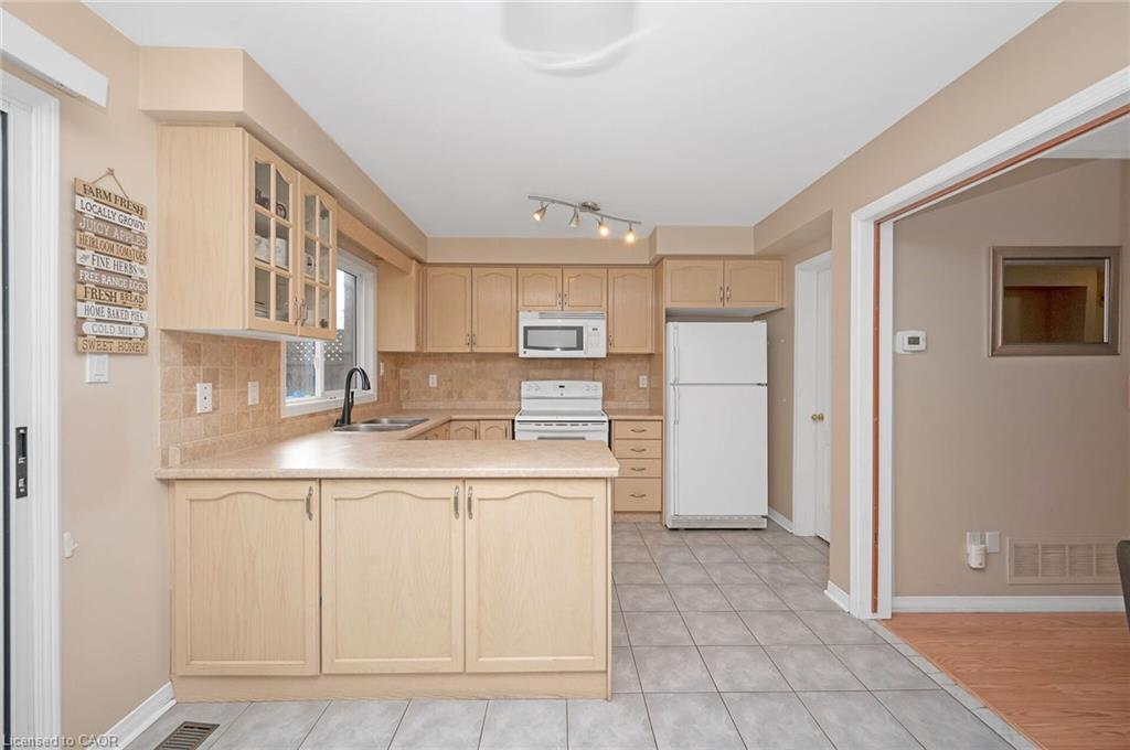 2189 Shorncliffe Boulevard Property Photo 12