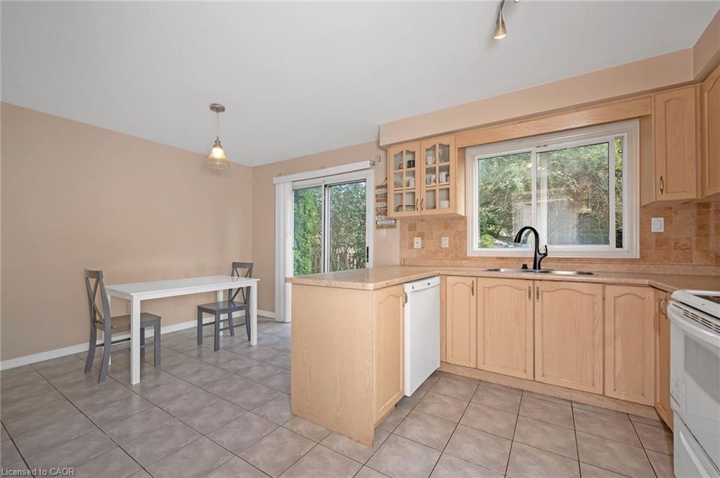 2189 Shorncliffe Boulevard Property Photo 14