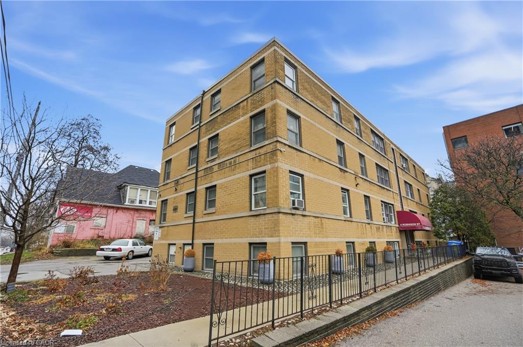 9-4 Robinson Street Property Photo 1