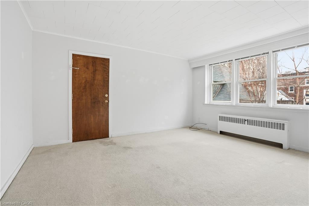 9-4 Robinson Street Property Photo 3