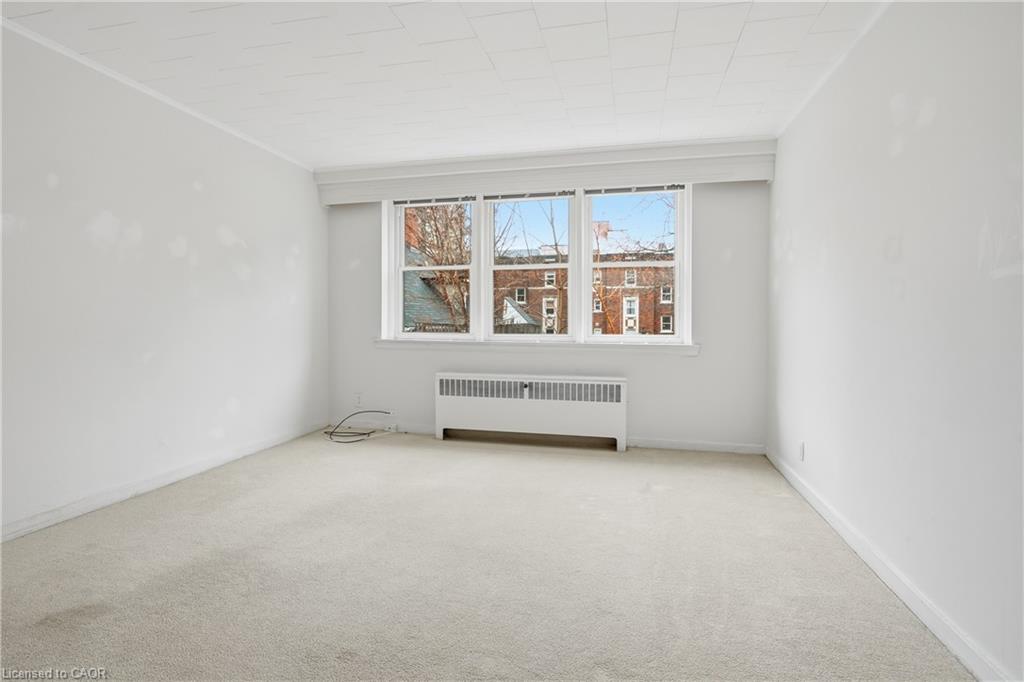 9-4 Robinson Street Property Photo 4